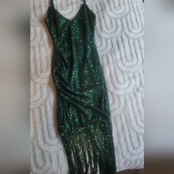 Sequined Bodycon Dress - Picture 6 of 8